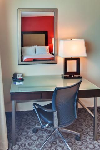 Holiday Inn Express Los Angeles LAX Airport, an IHG Hotel