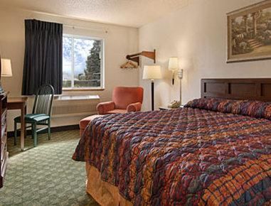 Red Roof Inn PLUS+ & Suites Malone