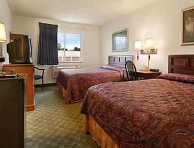 Red Roof Inn PLUS+ & Suites Malone