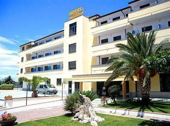 Aurora Beach Hotel
