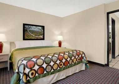 Super 8 by Wyndham Metropolis