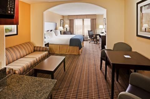Holiday Inn Express and Suites Hotel - Pauls Valley, an IHG Hotel