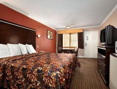 Travelodge by Wyndham Whittier