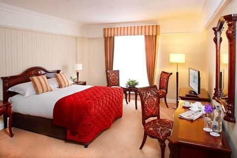Red Cow Moran Hotel