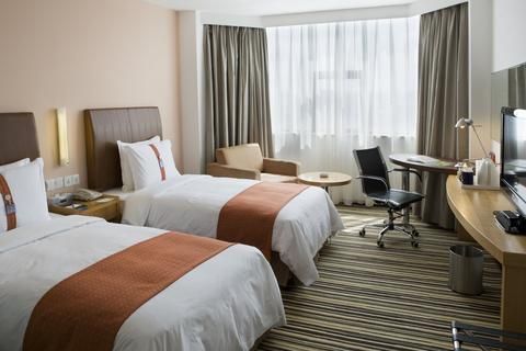 Holiday Inn Express Shanghai Jinqiao Central, an IHG Hotel