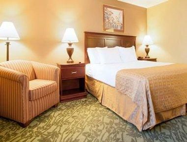 Baymont by Wyndham Battle Creek/I-94