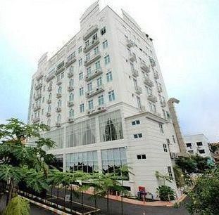 Crown Garden Hotel