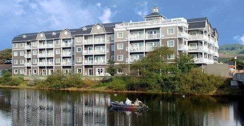 Rivertide Suites