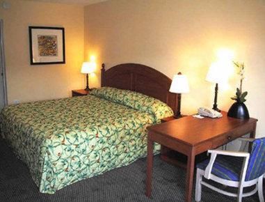 Travelodge Inn & Suites by Wyndham Jacksonville Airport