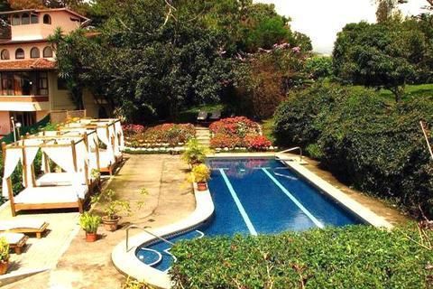 La Catalina Hotel and Suites