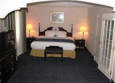 Holiday Inn Express Hotel & Suites San Antonio-Airport North, an IHG Hotel