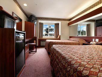 Americas Best Value Inn & Suites Brunswick