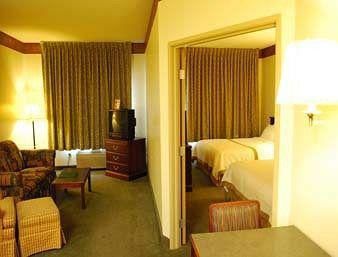 Hawthorn Suites Bloomington