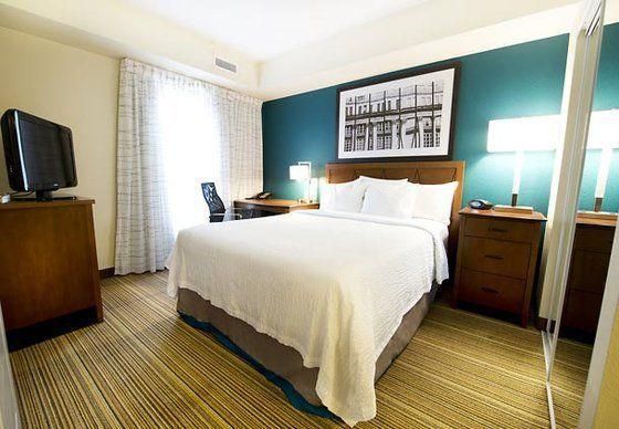 Residence Inn by Marriott Mississauga-Airport Corporate Centre West