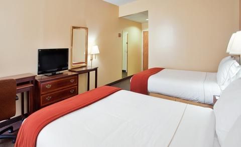 Holiday Inn Express Marshfield, an IHG Hotel
