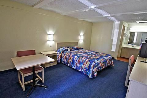 Super 8 by Wyndham Asheville/Biltmore