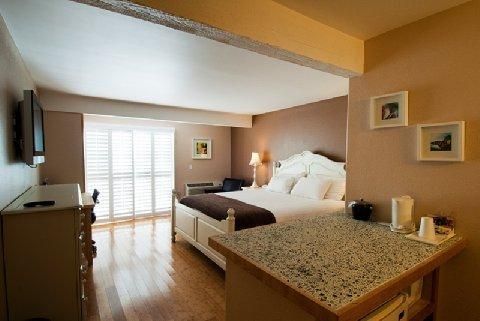 Hummingbird Inn