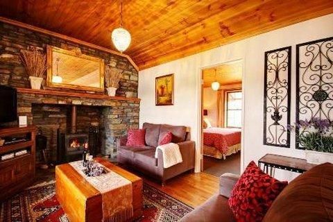 Stonewell Cottages and Vineyards
