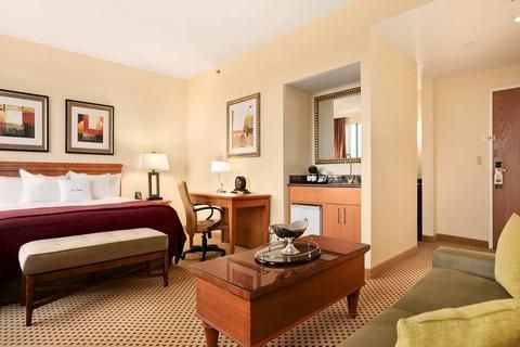 DoubleTree by Hilton Hotel St. Louis - Chesterfield