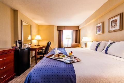 Holiday Inn Laval Montreal, an IHG Hotel