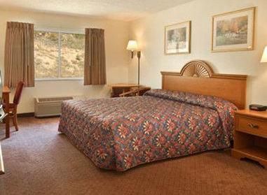Super 8 by Wyndham Huntington WV