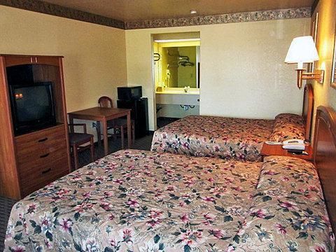 Motel 6 Seguin, TX