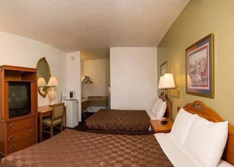 Rodeway Inn & Suites