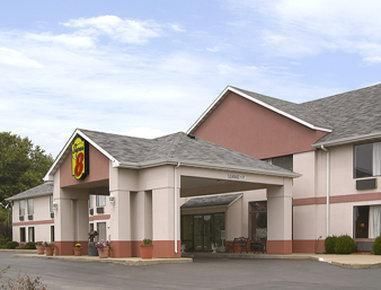 Super 8 by Wyndham Troy IL/St. Louis Area