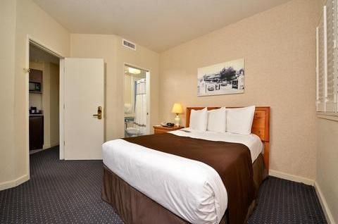 Lions Gate Hotel