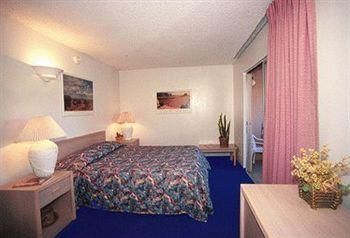 FLAMINGO SUITES TUCSON