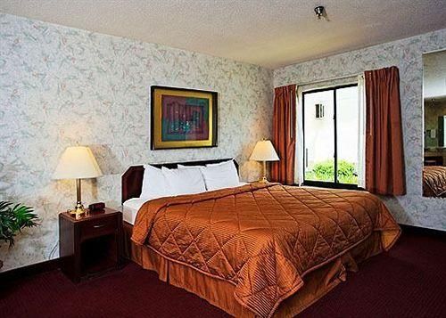 Greenstay Inn & Suites Court View