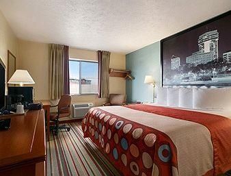 Super 8 by Wyndham Park City/North Wichita Area