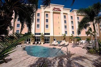 Hampton Inn & Suites Fort Myers-Colonial Boulevard