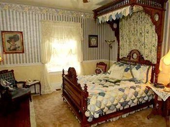 The Dickey House Bed & Breakfast