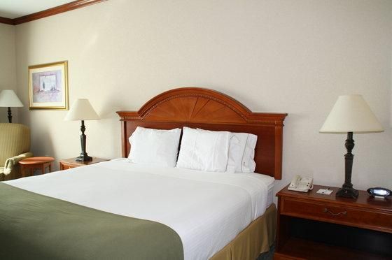 Holiday Inn Express Hotel & Suites Waco South, an IHG Hotel