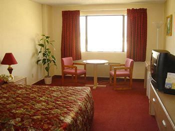 Lincoln Plaza Hotel