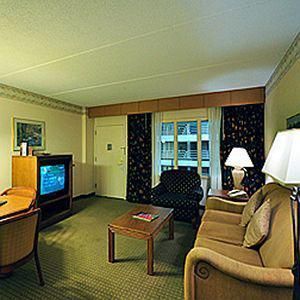Embassy Suites by Hilton Milwaukee Brookfield