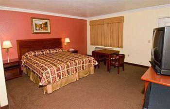 Regency Inn & Suites Downey