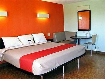 Motel 6-Gilman, IL