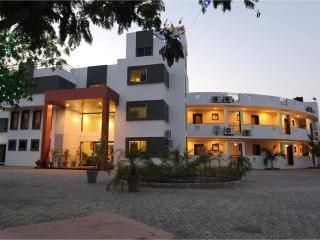 Green Mango Lake Resort Nalsarovar