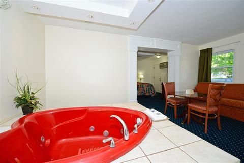 Red Carpet Inn - Norristown