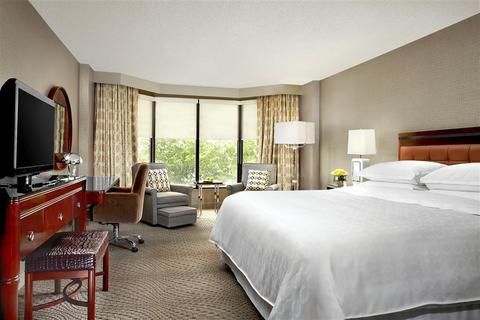 Sheraton Red Deer Hotel