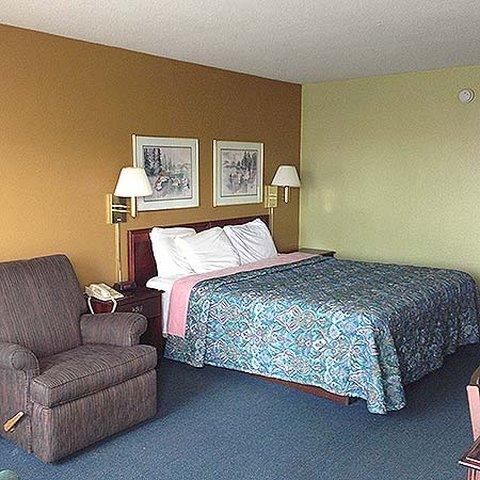 Days Inn by Wyndham South Hill