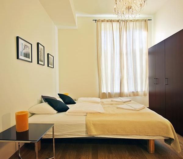 CHATEAU APARTMENTS