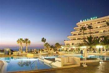 La Pinta Beach Club