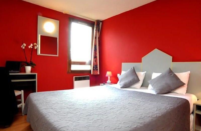 Brit Hotel Confort Pau Lons