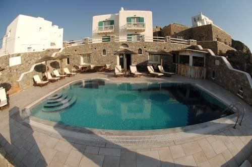 Petinaros Beach Studios