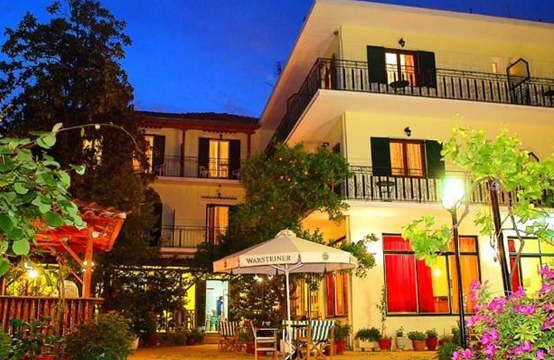 Des Roses Hotel