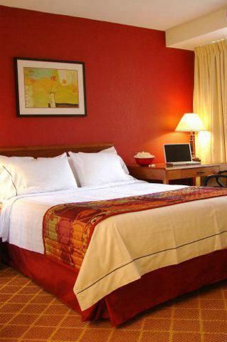 Lakeview Signature Inn - A Suite Hotel