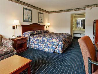 Super 8 by Wyndham Camp Springs/Andrews AFB DC Area